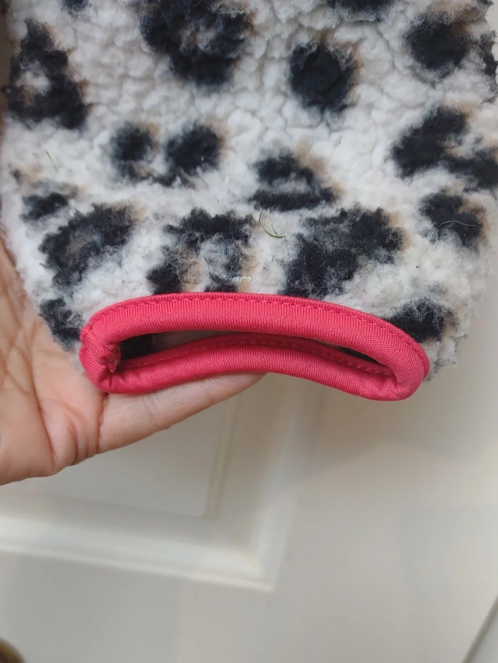 Old Navy Girl's Snow Leopard Full Zip Cozy Sherpa Jacket Side Pockets Zip Pocket
